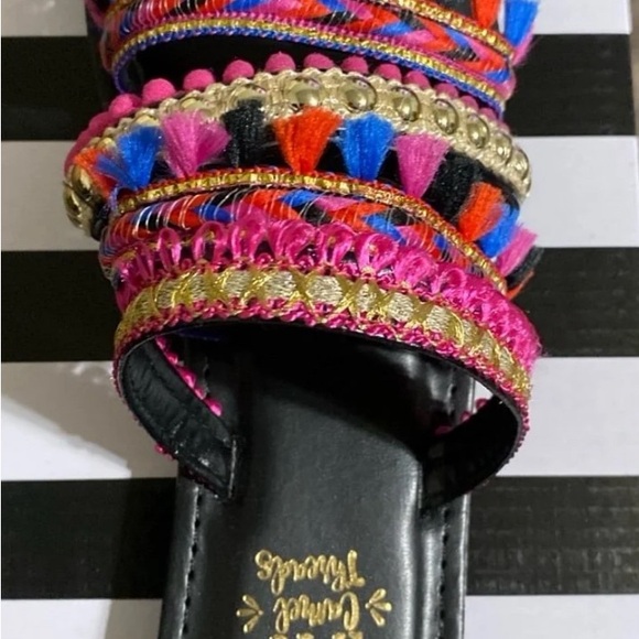 Sandals - Picture 3 of 5